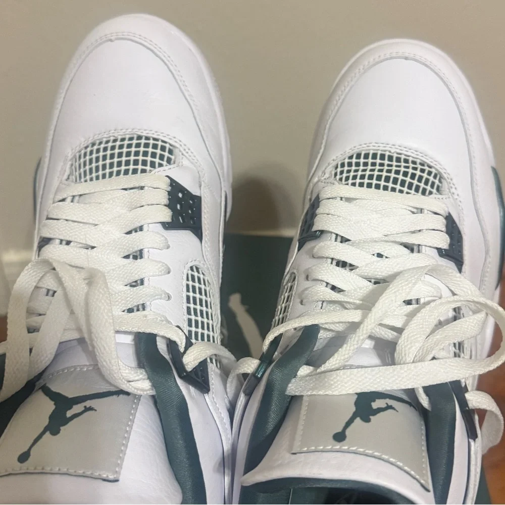 Air Jordan 4 Retro White/Oxidized Green Like New With Box Size 11 FQ8138-103